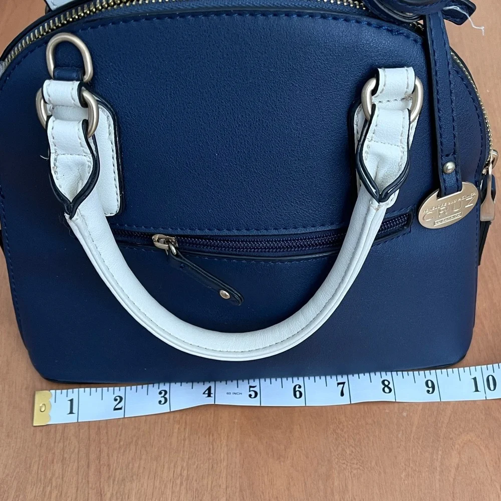 Carpisa Cruz Collection Handbag - Picture 9 of 10